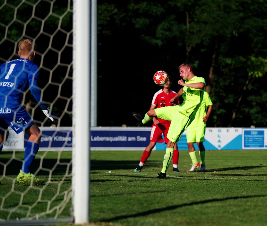 Jozef Szombat handles a high ball