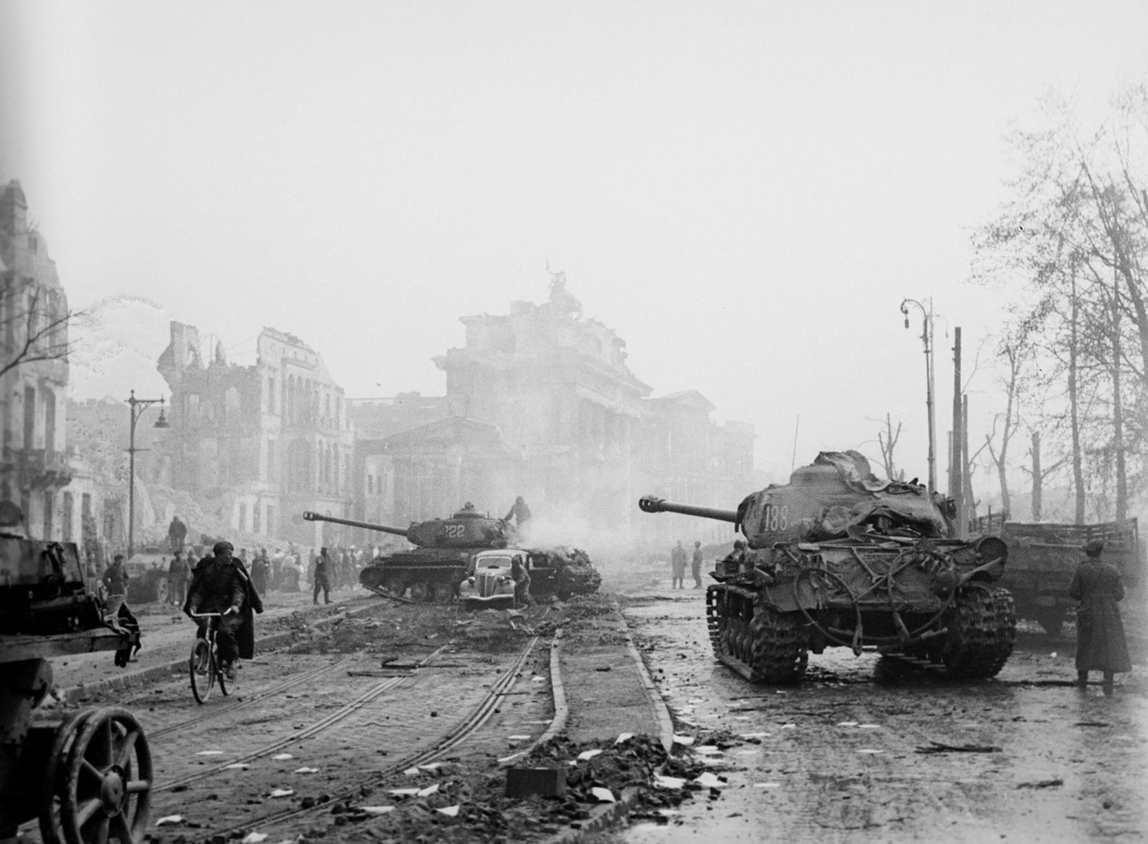 Soviet-Tanks-in-Berlin.jpeg