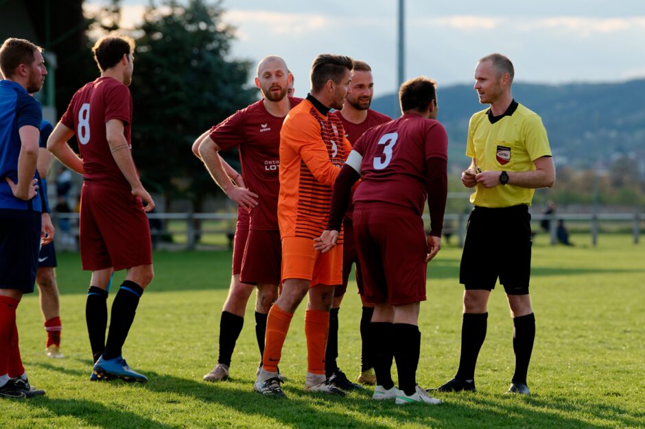 Sombat Penalty Sequence 19: Yes, it's really happening. Referee Markus Kouba must explain the ruling yet again to Julius Pentek who in the heat of the moment has lost his ability reason. Subject: soccer;football;burgenland;kittsee;Jozef Sombat;Julius Pentek;Andreas Roth;Markus Kouba