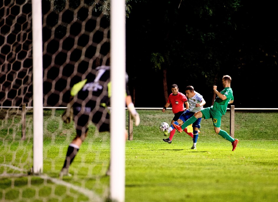 Mustafa Atik shoots from the far right wing.: Subject: soccer;football;burgenland;kittsee;SC Kittsee;FC Monchof