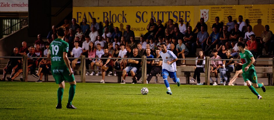 Fresh legs from Said Ashraf Soltani: Another Kittsee newcomer, Said Ashraf Soltani came off the bench to good effect, taking advantage of his fresh legs. Subject: soccer;football;burgenland;kittsee;SC Kittsee;FC Monchof