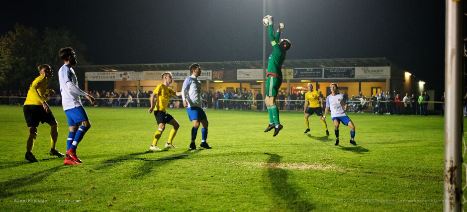 Schiszler makes a big save: Manuel Schiszler had his work cut out for him with considerable action around the Kittsee net. He did good work to keep Kittsee in what was a fairly one-sided game. Subject: SC Kittsee;ASV Deutsch Jahrndorf;II Liga Nord;Burgenland;soccer;football;Manuel Schiszler