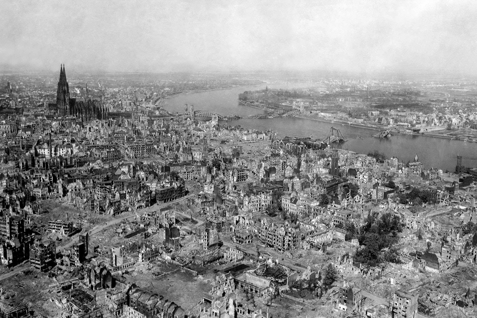 Dresden firebombing cityscape