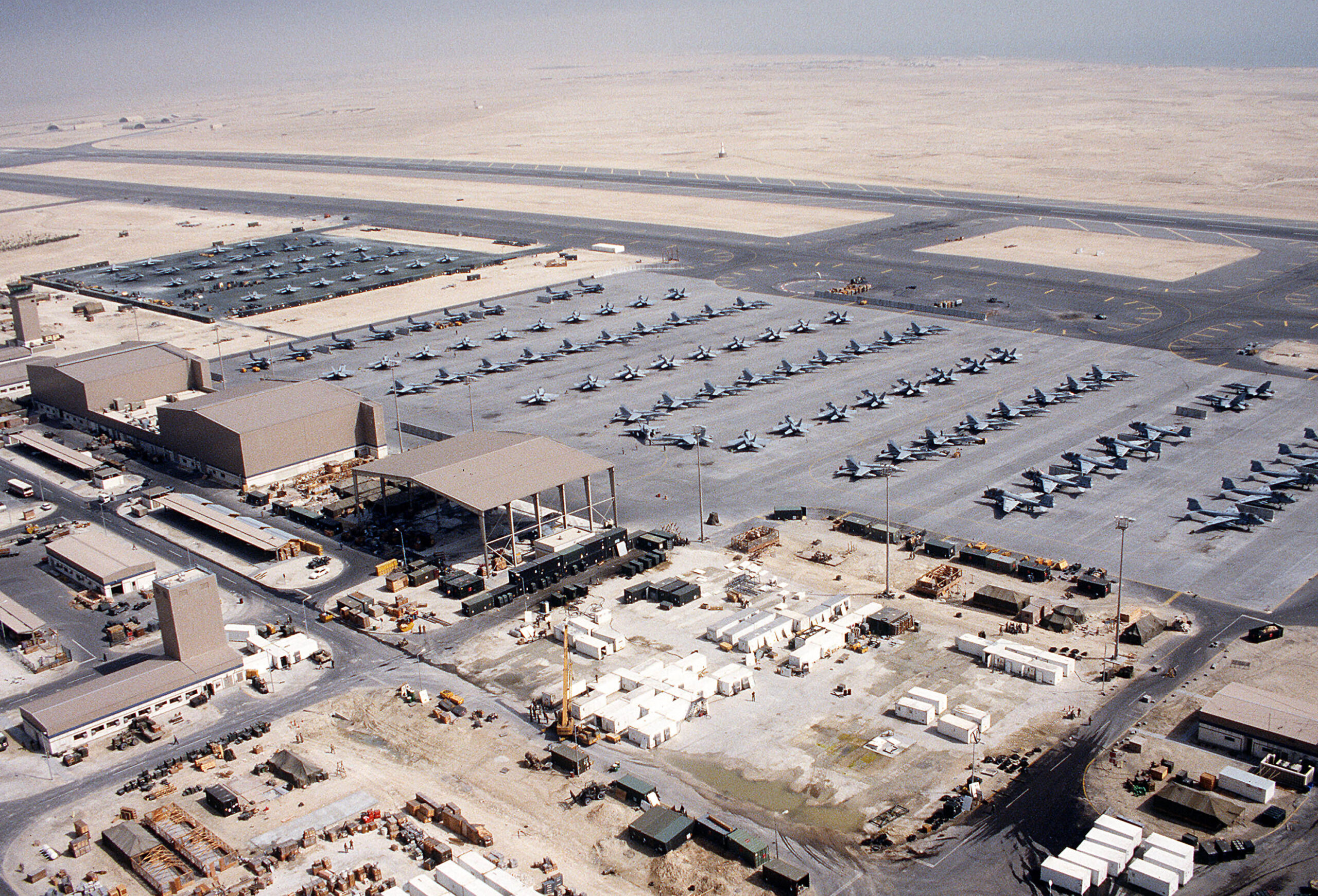 Operation-Desert-Storm-Marine-Aircraft-Wing-3-parking-area.jpg