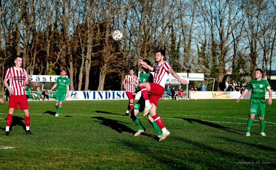 Jaroslav Machovec threatens FC Winden net: Jaroslav Machovec was in fine form again. Subject: soccer;football;burgenland;kittsee;SC Kittsee;FC Winden