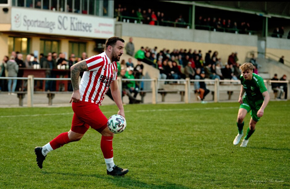 Bombicz on the move: Adam Bombicz enjoyed a strong afternoon. Subject: soccer;football;burgenland;kittsee;SC Kittsee;FC Winden;Adam Bombicz;Jonas Lorenschitz