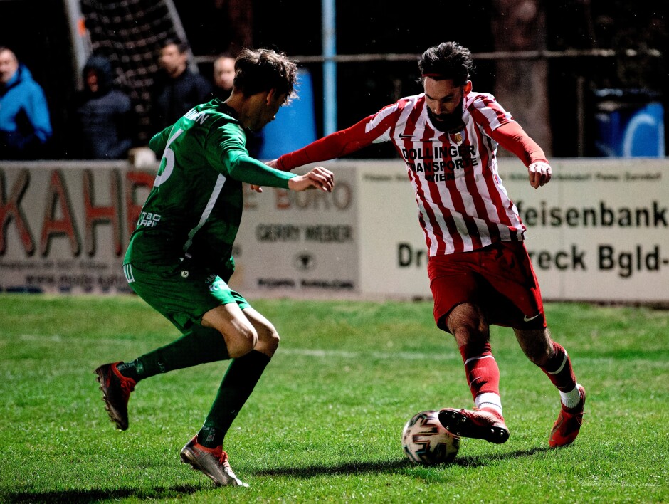 Juraj Fuska Deke Sequence 8: Fuska moves the ball around Pitzinger with the outside left part of his boot Subject: soccer;football;burgenland;kittsee;SC Kittsee;FC Winden;Juraj Fuska;Nico Pingitzer