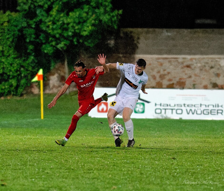 Alexander Andert grabs Said Soltani knocking him to the ground: Desperate hard play was going to end badly for UFC Pamhagen sooner or later. Erdem Sahin had enough of watching Pamhagen knock Soltani to the ground three plays in a row. Another yellow. Subject: Kittsee;Pamhagen;SK Kittsee;UFC Pamhagen;soccer;football;Said Soltani;Alexander Andert