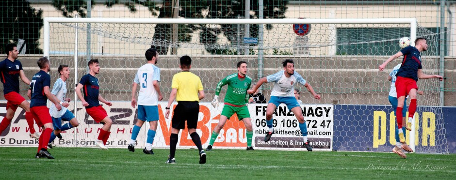 Manuel Schiszler faces another David Bobo attack: Manuel Schiszler did well to keep SC Kittsee in the game. There were no shortages of Deutsch Jahrndorf chances Subject: Manuel Schiszler;David Bodo