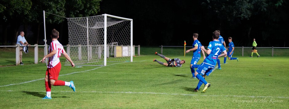 Another minute, another save: Kittsee forward Manuel Oswald broke down the sidelines to send a dangerous ball towards Johannes Den. Subject: SC Kittsee;SV Gols;burgenland;football;kittsee;soccer