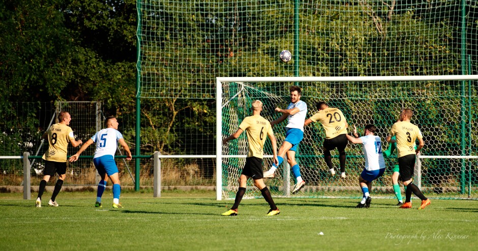 Jaroslav Machovec heads the ball away: Marcel Szikonya can't get there in time for another UFC Pama goal Subject: soccer;football;burgenland;kittsee;SC Kittsee;UFC Tadten