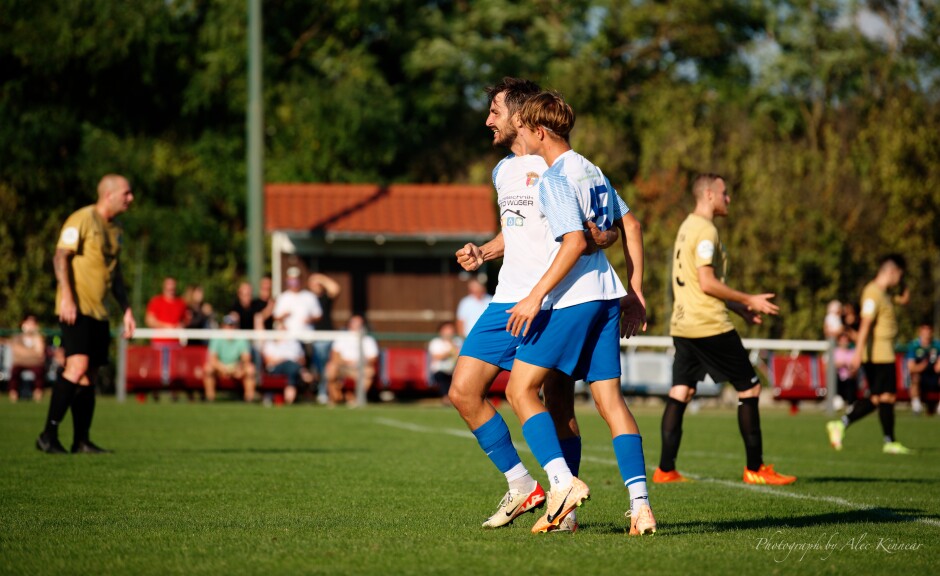 Machovec moment of celebration: With the late 43' goal looked briefly like SC Kittsee would rise from the ashes of a lost half and make a game of it. Unfortunately Juraj Czibula scored for UFC Pama less than a minute later. Subject: soccer;football;burgenland;kittsee;SC Kittsee;UFC Tadten