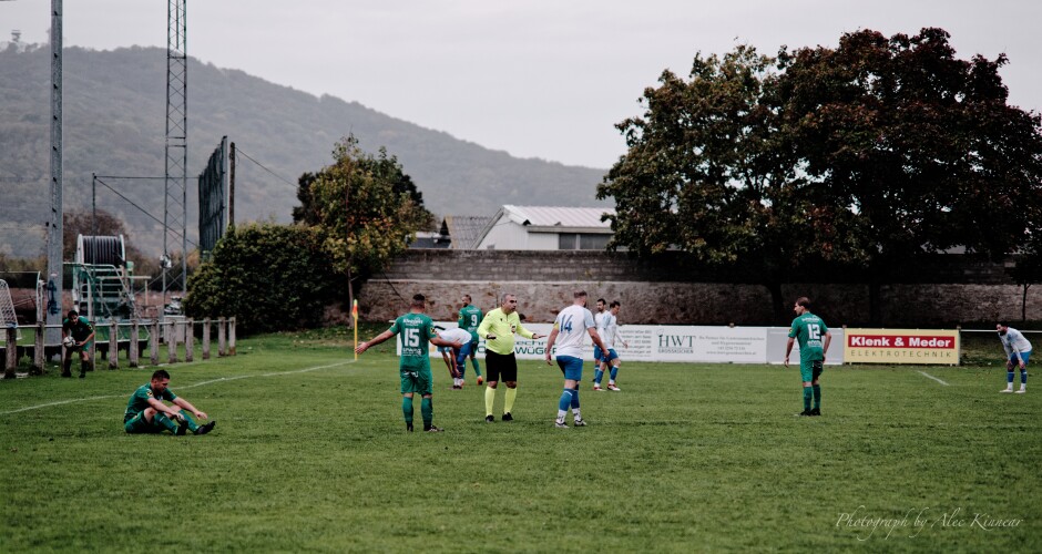 Referee Naci ÖzdemirHot attempts to cool tempers: SC Kittsee captain Michael Wernecker was fortunate to escape with a warning here. Both sides were frustrated by their inability to score. Subject: soccer;football;burgenland;kittsee;SC Kittsee;UFC Pamhagen