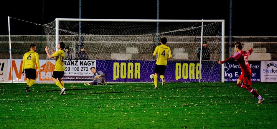 Unger sprawls, Brydniak laments: Michal Belko starts the celebration while Deutsch Jahrndorf players Borys Brydniak, Edin Planic, Ömer Faruk Akbiyik lose hope of a comeback against Sombat's 3:0 marker at 73' Subject: soccer;football;burgenland;kittsee;SC Kittsee;ASV Deutsch Jahrndorf