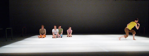 frame 2 dancers - hölbling, kinzelholfer, steiner, subal sit. andrea stotter dances
