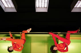 LaLa#3: CocoMotel acrobatics
